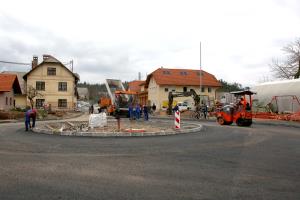 ASFALTIRANJE KROŽIŠČA ŽAJFNICA 06 FOTO LJUBO VUKELIČ